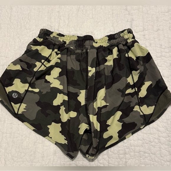 Discontinued Lululemon Neon Camo 4” Hotty Hot High Rise Lined Short - Picture 2 of 3